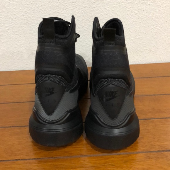 Men’s Nike Boots - Picture 4 of 6